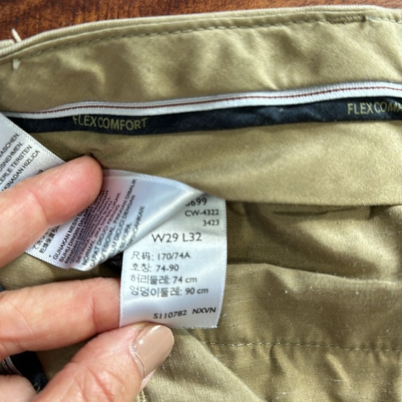 Dockers Signature Khakis slim fit size 29x32 - Picture 2 of 4